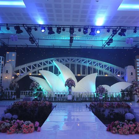 Regina Hotel Pemalang Exteriér fotografie