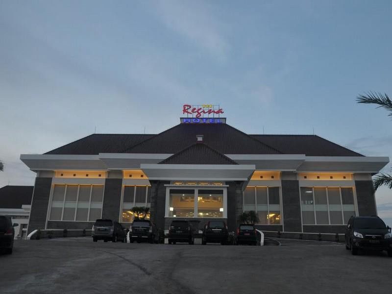 Regina Hotel Pemalang Exteriér fotografie