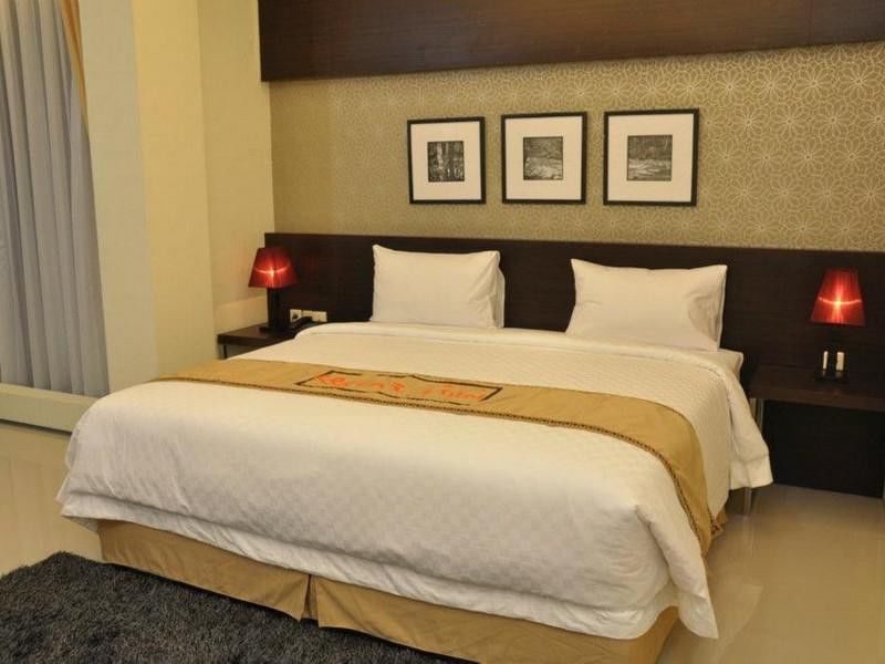 Regina Hotel Pemalang Exteriér fotografie