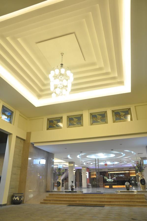 Regina Hotel Pemalang Exteriér fotografie
