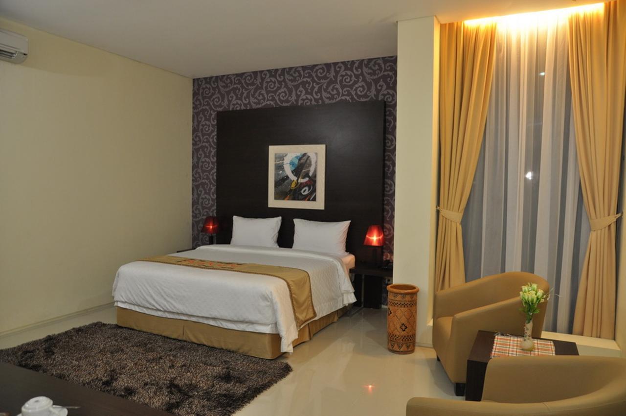 Regina Hotel Pemalang Exteriér fotografie