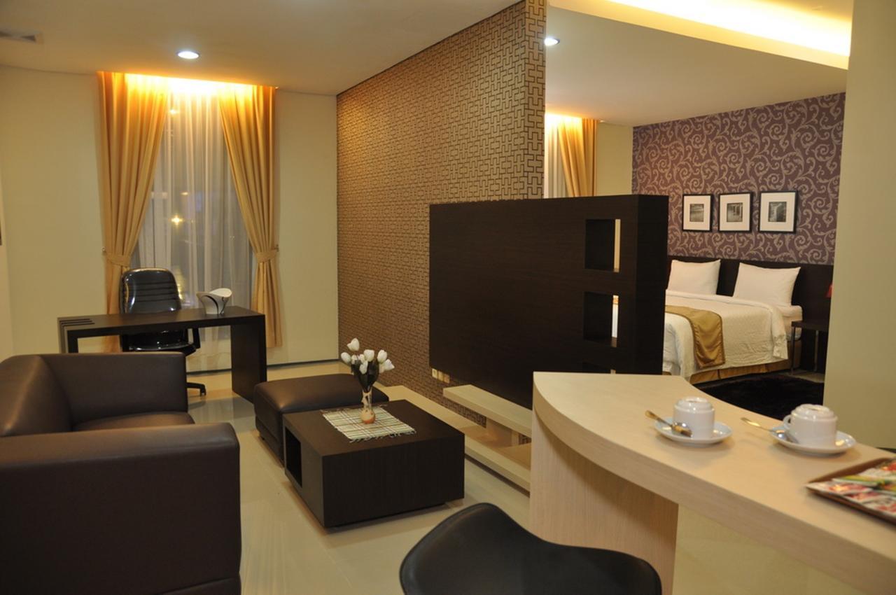 Regina Hotel Pemalang Exteriér fotografie
