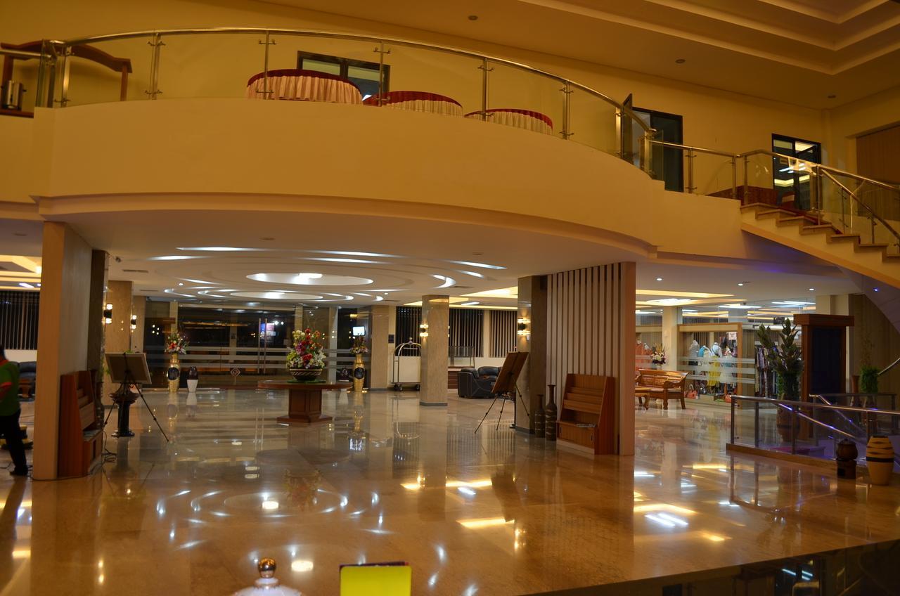 Regina Hotel Pemalang Exteriér fotografie