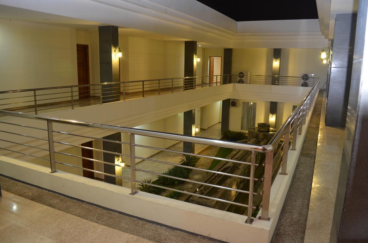 Regina Hotel Pemalang Exteriér fotografie