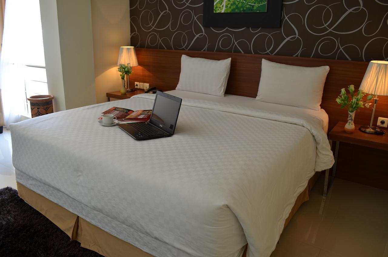 Regina Hotel Pemalang Exteriér fotografie