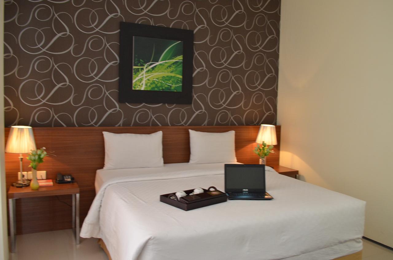 Regina Hotel Pemalang Exteriér fotografie